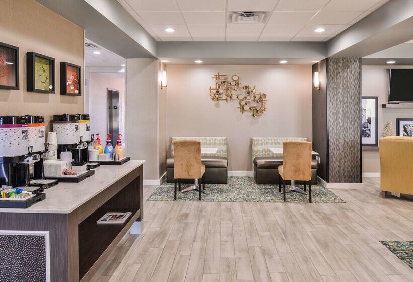 فندق Hampton Inn Emporia