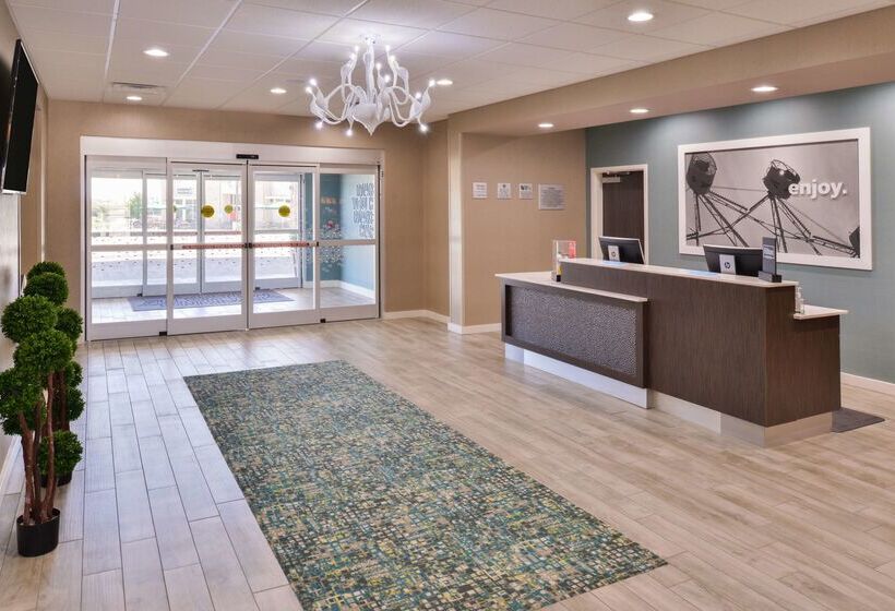 فندق Hampton Inn Emporia