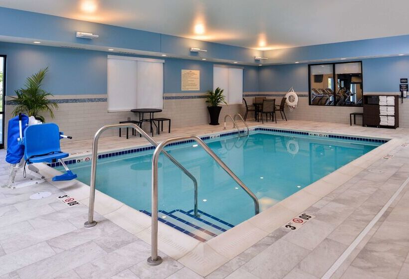 בית מלון כפרי Hampton Inn Omaha Airport