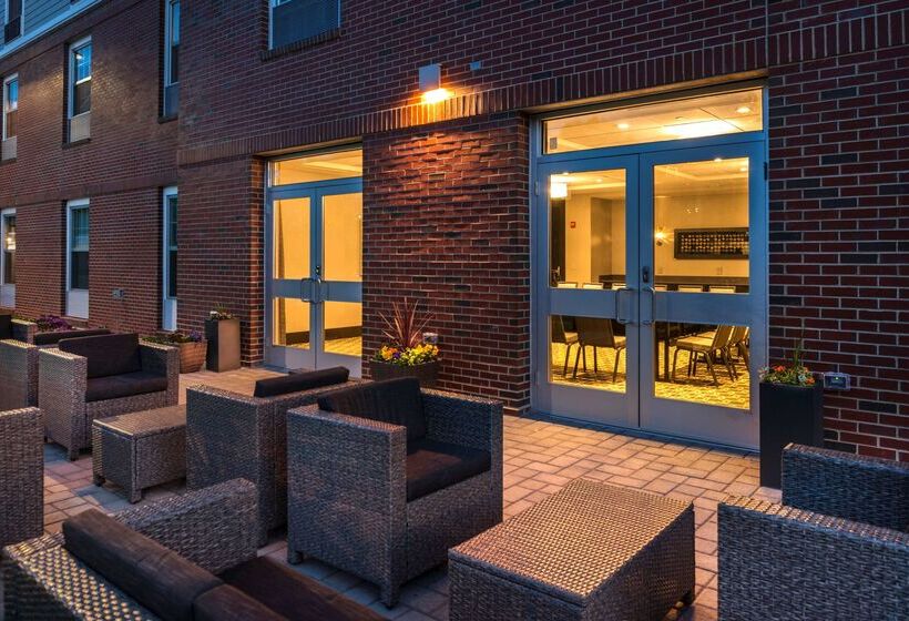 فندق Hampton Inn & Suites Bridgewater