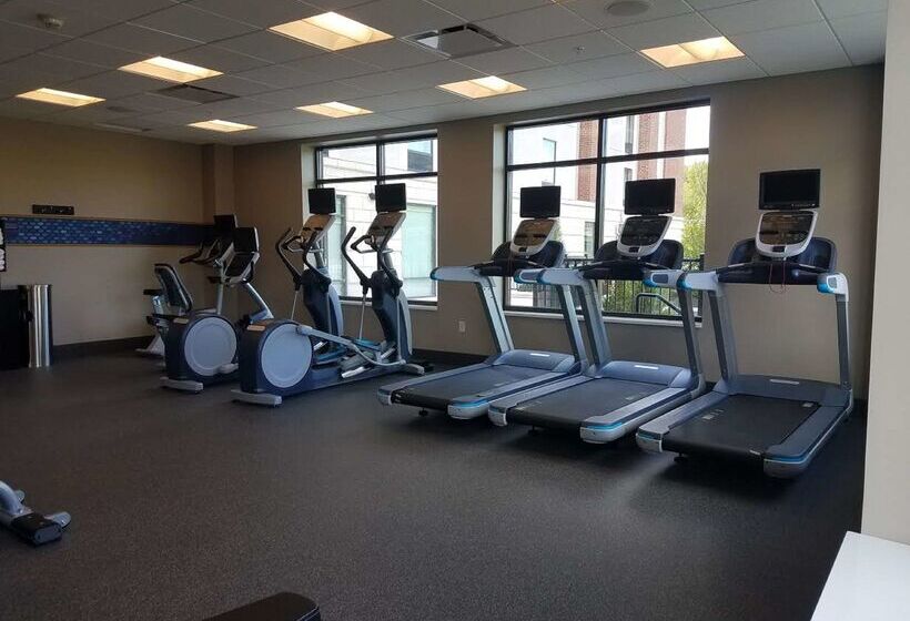 فندق Hampton Inn & Suites Newburgh Stewart Airport