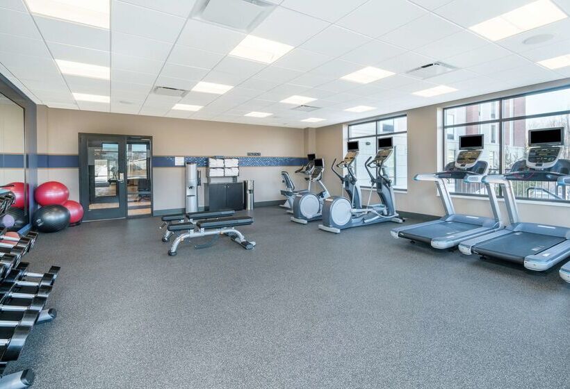 فندق Hampton Inn & Suites Newburgh Stewart Airport