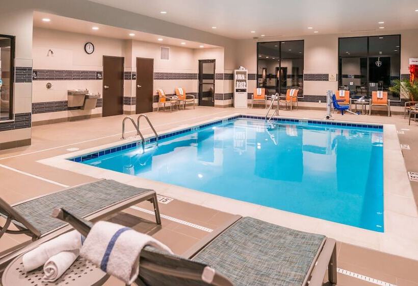 בית מלון כפרי Hampton Inn & Suites Wixom