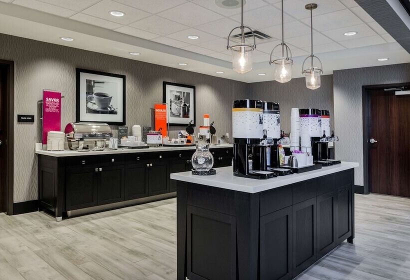 בית מלון כפרי Hampton Inn & Suites Wixom