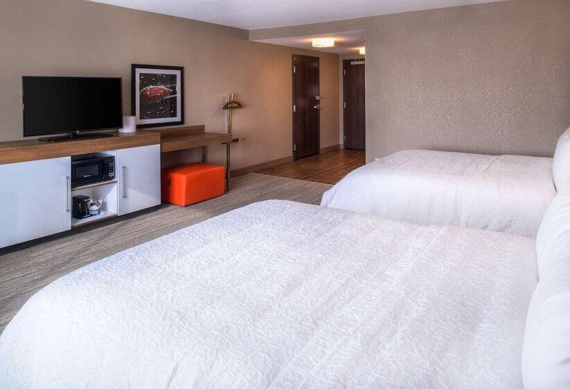 בית מלון כפרי Hampton Inn & Suites Wixom