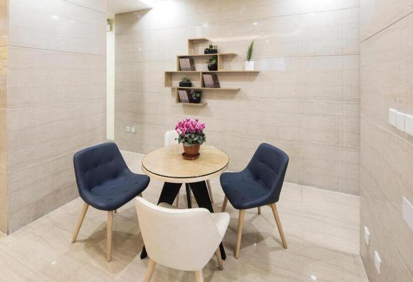 Hanting Hotel Tianjing Heping Road Walking Street