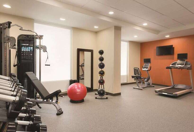 هتل Home2 Suites By Hilton Columbus Dublin
