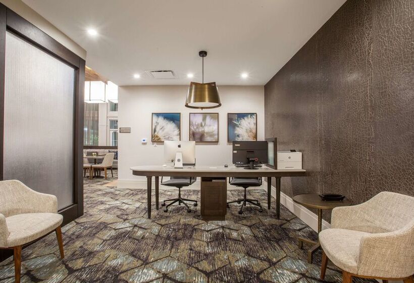 هتل Homewood Suites By Hilton Saratoga Springs