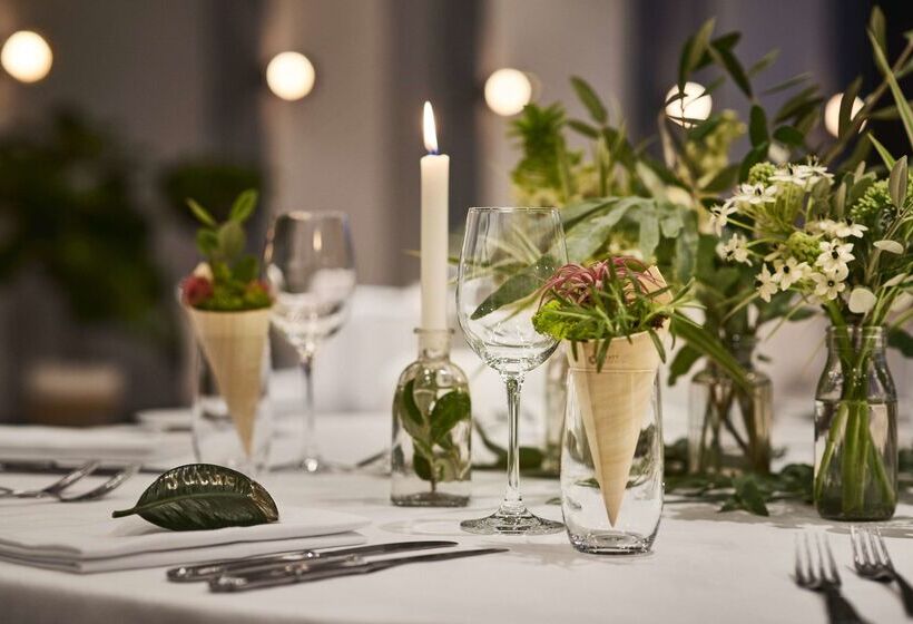 Отель Hyatt Regency Amsterdam