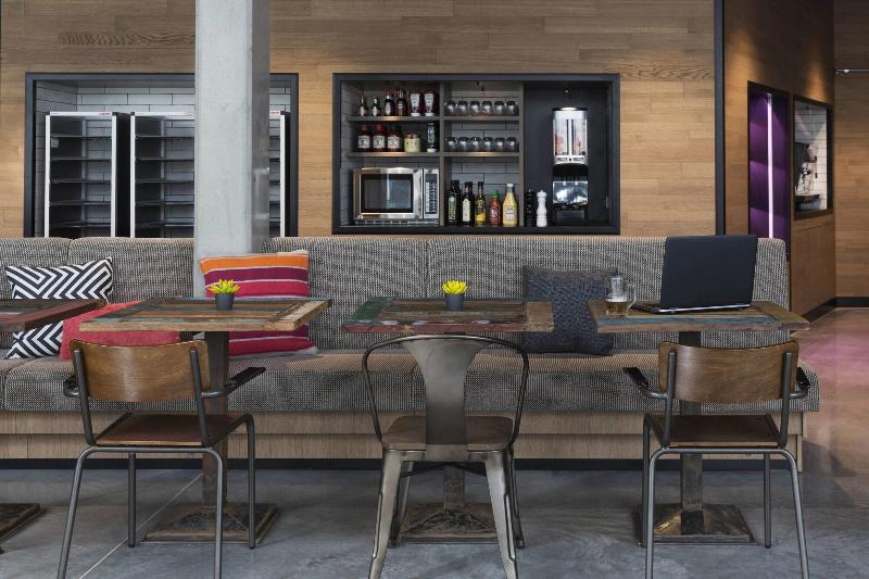 فندق Moxy Stuttgart Airport/messe