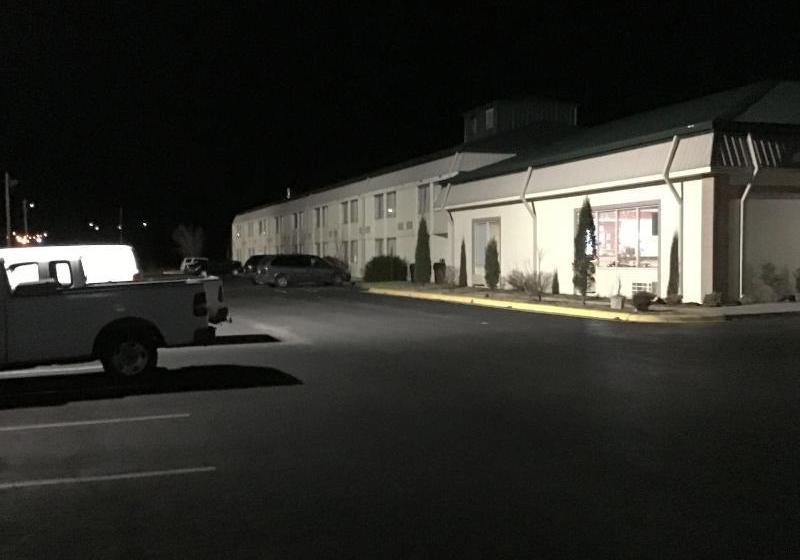 Отель Rodeway Inn