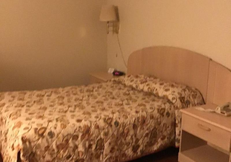 Отель Rodeway Inn