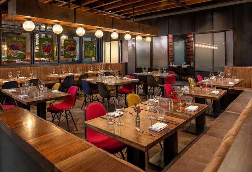 ホテル The Duniway Portland A Hilton