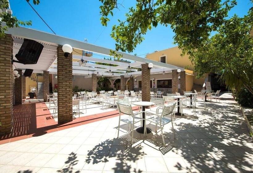 בית מלון כפרי Trabukos Beach Complex