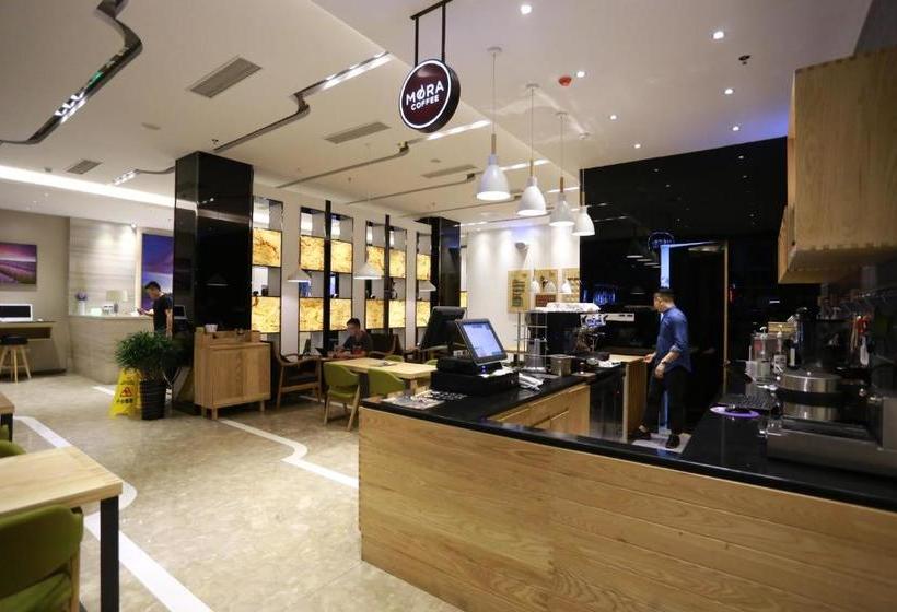 Отель Lavande  Guangzhou Taikoo Hui Square Shipaiqiao Subway Station