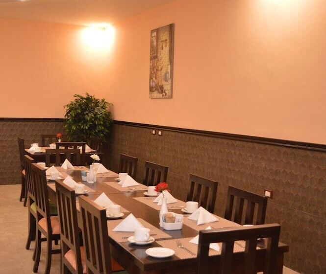 Tilal Almadina Hotel & Suites