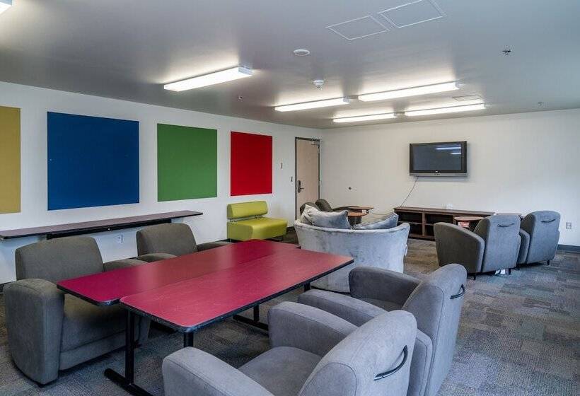 Общежитие Residences At University Of Northern Bc Campus Accommodation