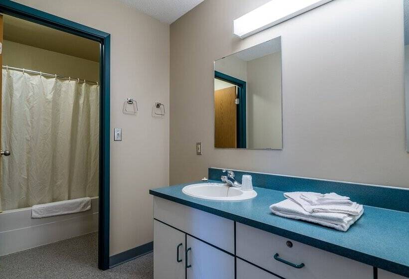 Общежитие Residences At University Of Northern Bc Campus Accommodation