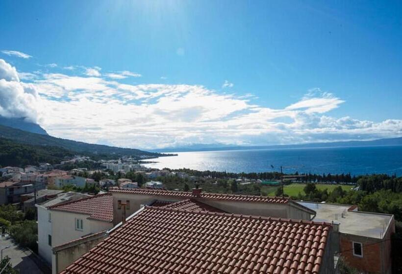 Apartments Zelic Tucepi