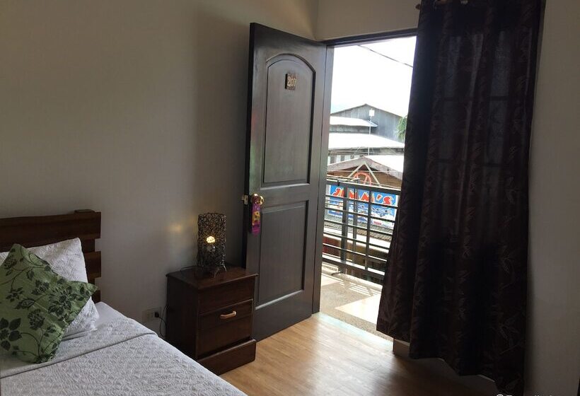 تختخواب و صبحانه Balaibinda Lodge