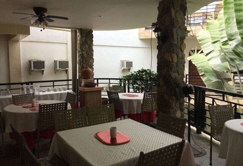 تختخواب و صبحانه Balaibinda Lodge