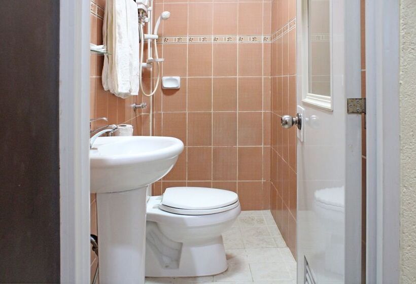 تختخواب و صبحانه Balaibinda Lodge