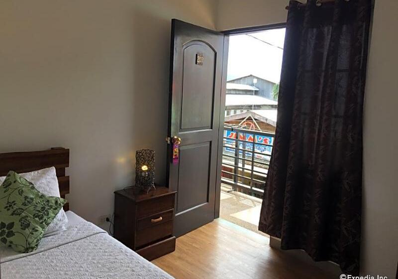 تختخواب و صبحانه Balaibinda Lodge