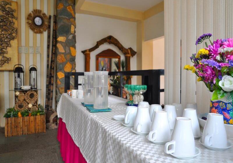 تختخواب و صبحانه Balaibinda Lodge