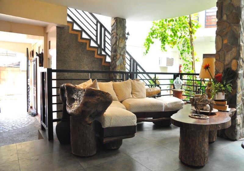 تختخواب و صبحانه Balaibinda Lodge