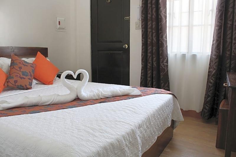 تختخواب و صبحانه Balaibinda Lodge