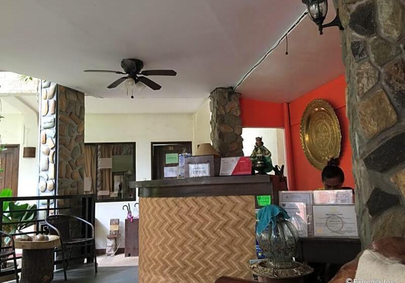 تختخواب و صبحانه Balaibinda Lodge