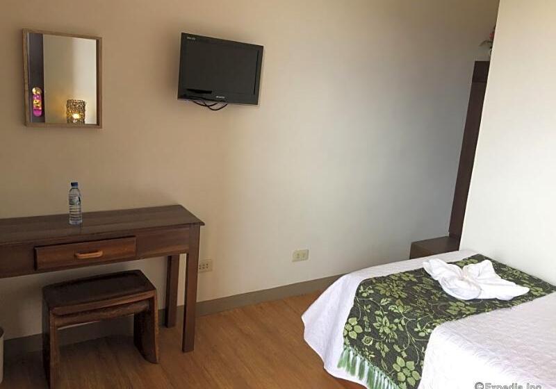 تختخواب و صبحانه Balaibinda Lodge