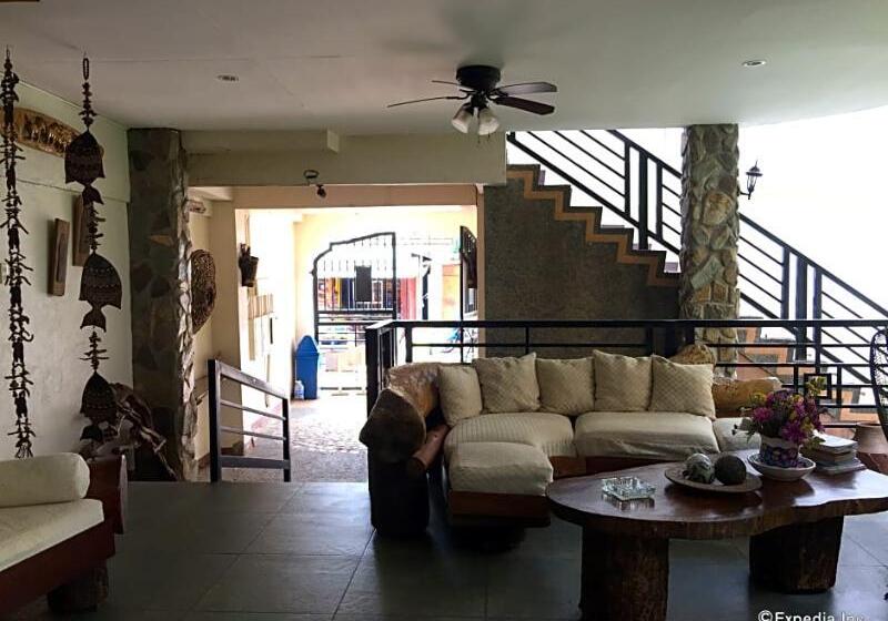 تختخواب و صبحانه Balaibinda Lodge