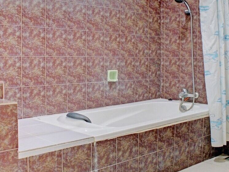 Capital O 90417 Hotel Batu Suli Internasional