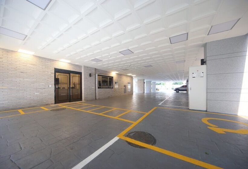 هتل Beomil Brown Dot