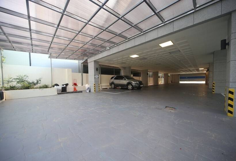 هتل Beomil Brown Dot