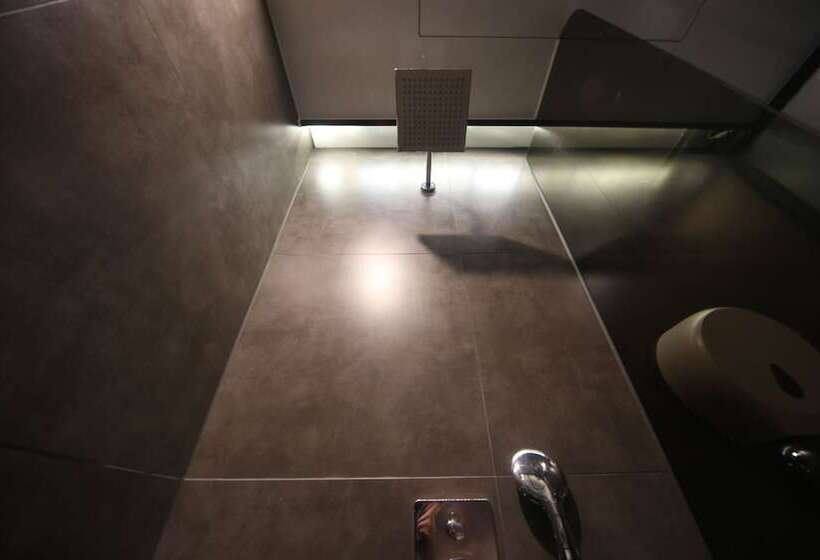 هتل Beomil Brown Dot