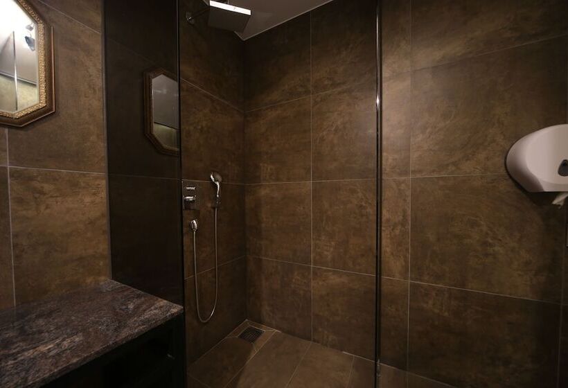 هتل Beomil Brown Dot