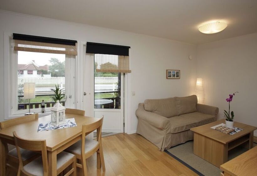 בית מלון כפרי Byxelkroks Marina Sea Resort