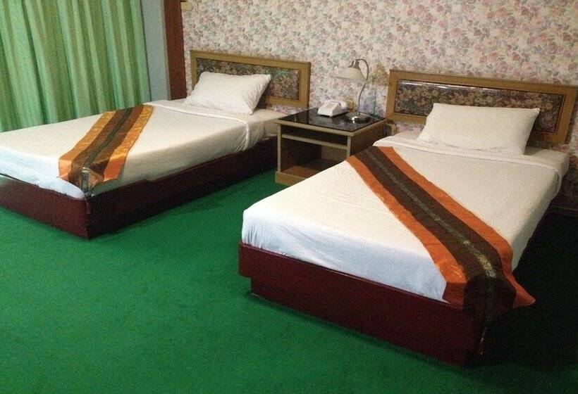 Отель Chao Phya Grand