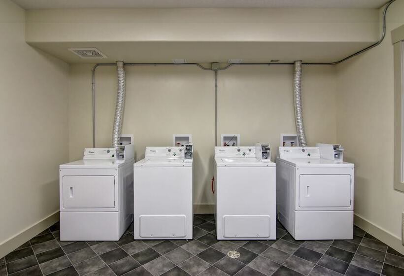 فندق Chateau Nova Yellowknife