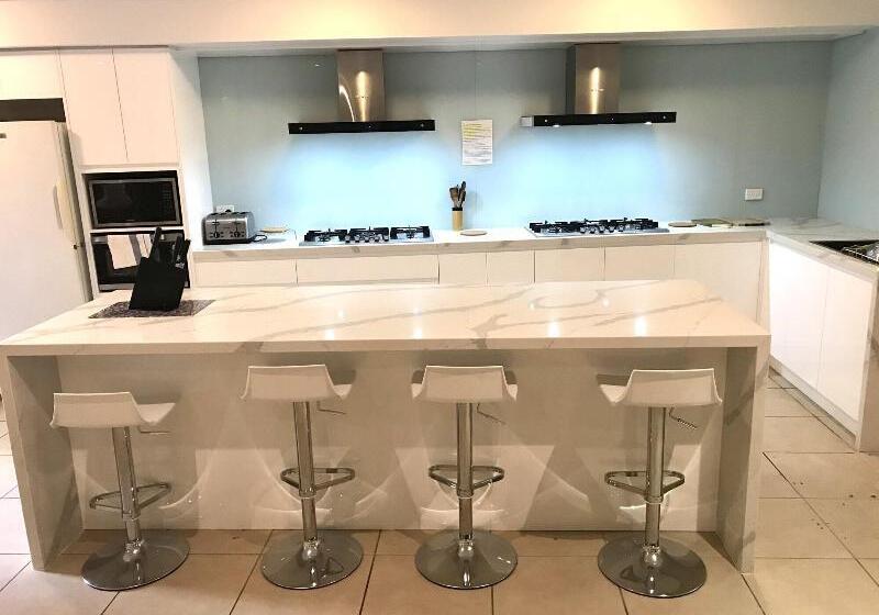 هتل Cityview Studio Accommodation