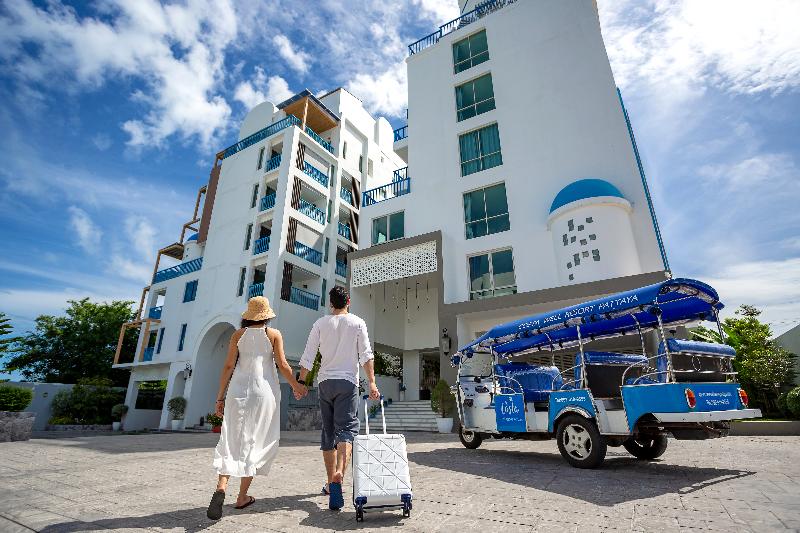 هتل Costa Village Bangsaray