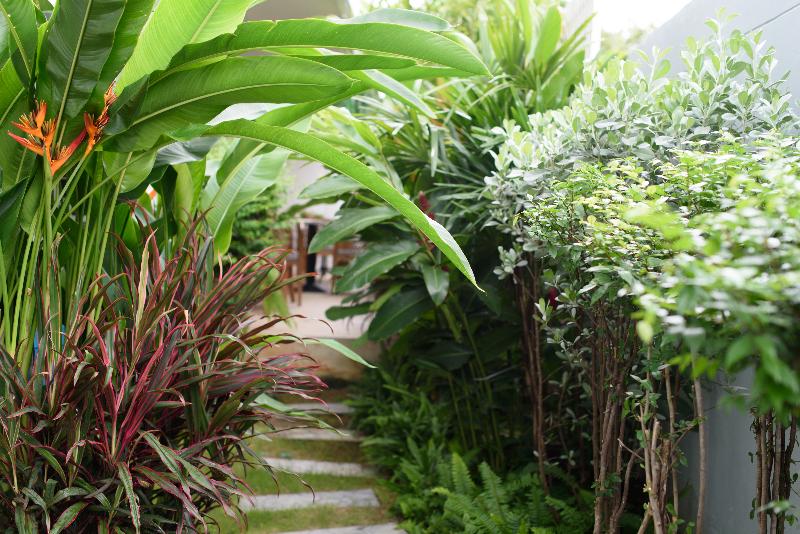 هتل Costa Village Bangsaray