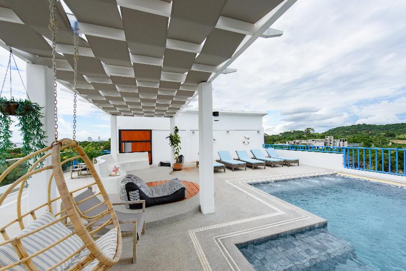 هتل Costa Village Bangsaray