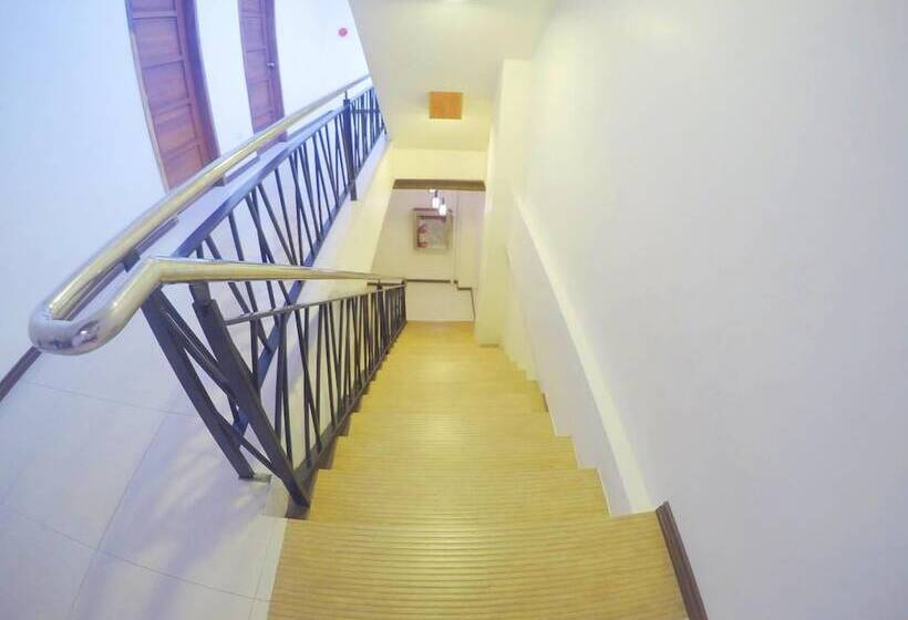 هتل Golden Gate Suites