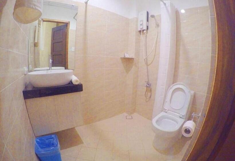 هتل Golden Gate Suites