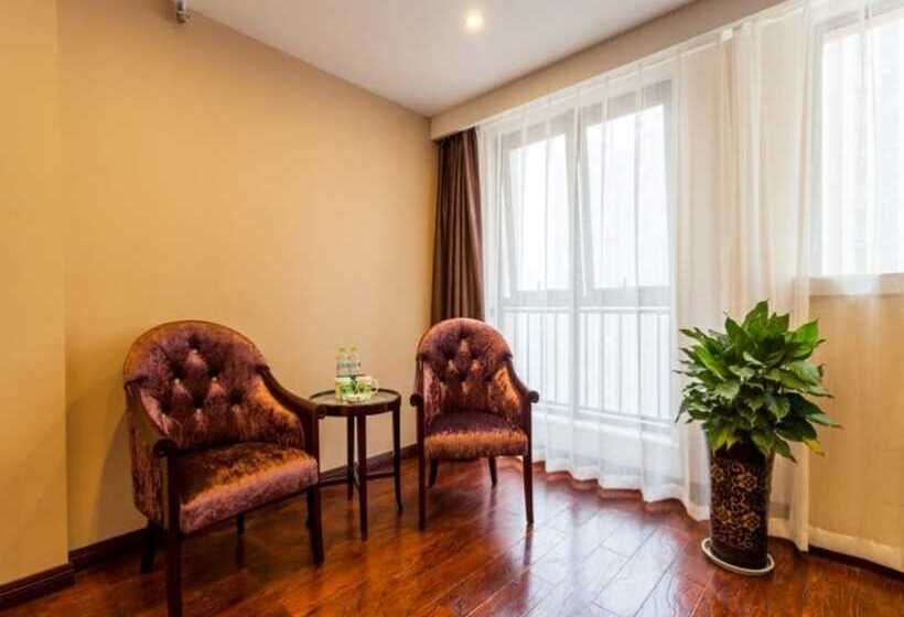 Отель Greentree Inn Chengdu Hightech Development West Zone Shidai Tian Street Express