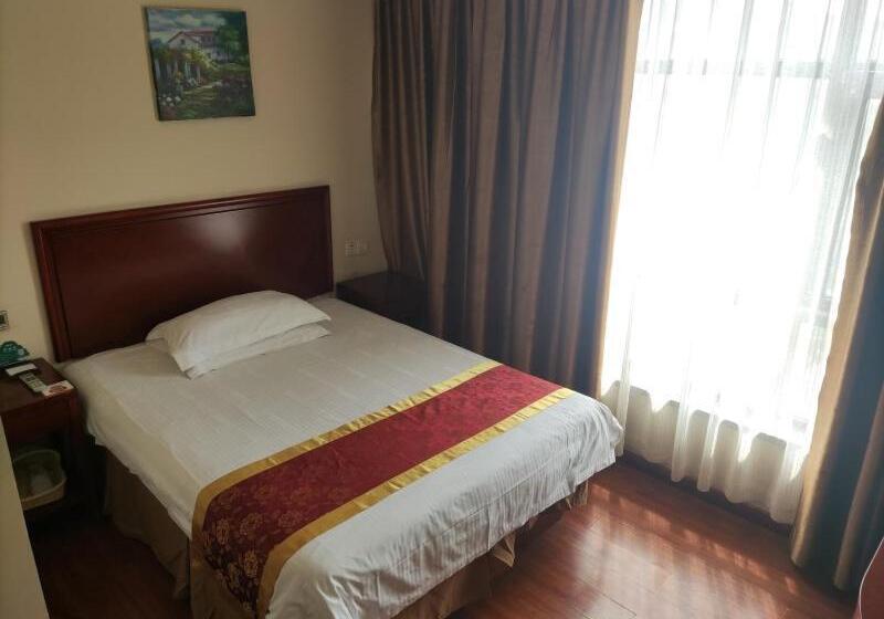 Отель Greentree Inn Datong Railway Station South Yundingyayuan Express