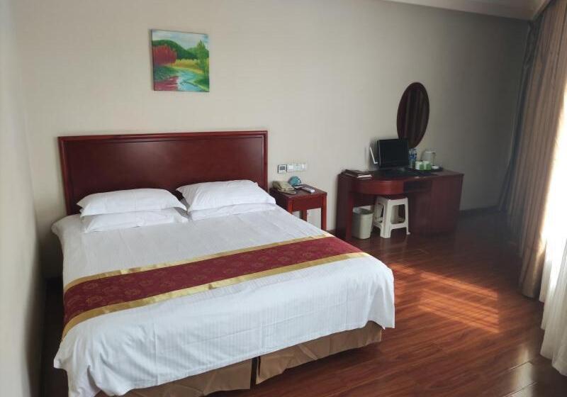 Отель Greentree Inn Datong Railway Station South Yundingyayuan Express